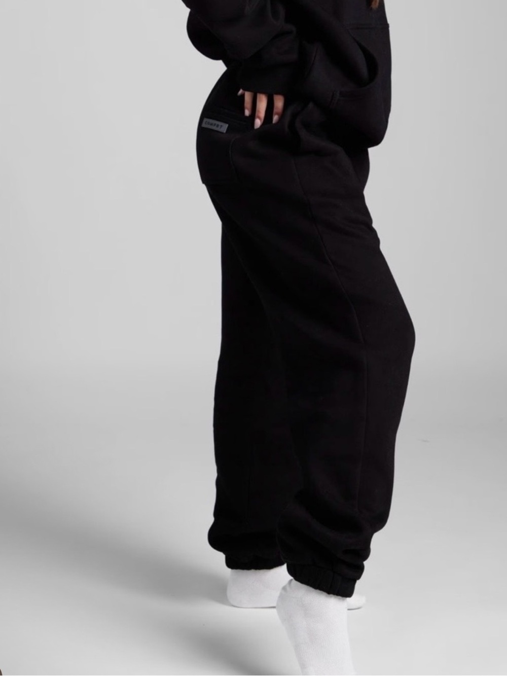 Comfrt  Black Elastic-Waist Airplane Sweatpants Women’s Sz Small NWOT
